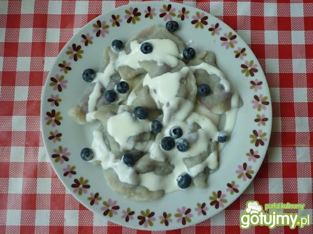 Pierogi z borówkami amerykańskimi Pierogi z borówkami amerykańskimi