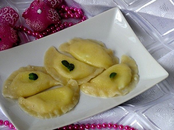 Pierogi z budyniem śmietankowym Pierogi z budyniem śmietankowym