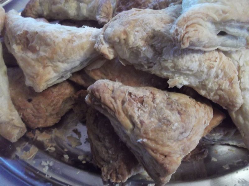 Pierogi z ciasta francuskiego z ziołami i chorizo Pierogi z ciasta francuskiego z ziołami i chorizo