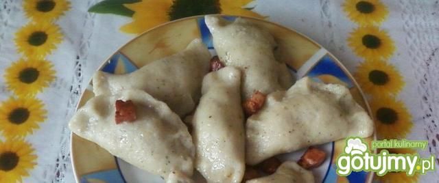 Pierogi z ciasta ziemniaczanego.
