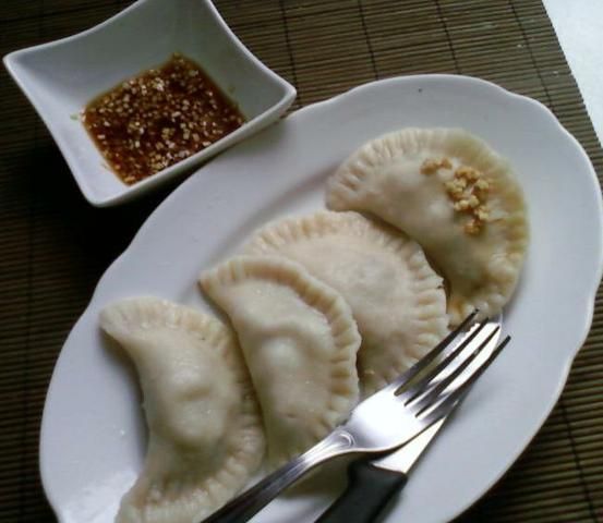 Pierogi z dipem czosnkowo imbirowym