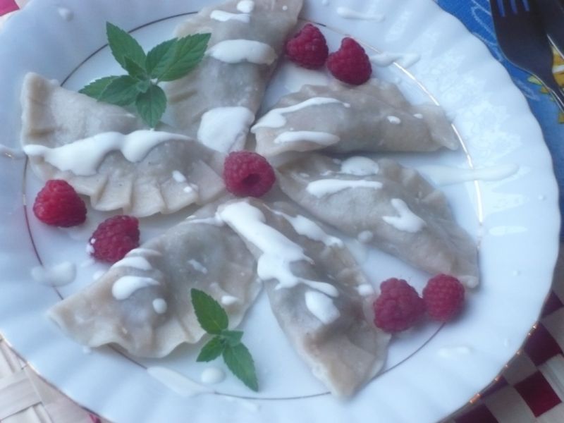 Pierogi z farszem czereśniowym