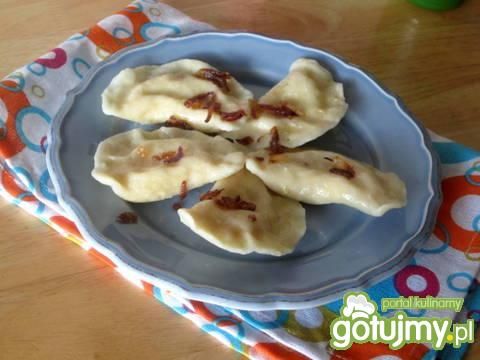 Pierogi z farszem ziemniaczano-serowym  Pierogi z farszem ziemniaczano-serowym
