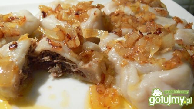Pierogi z gęsiną i kiszoną kapustą 