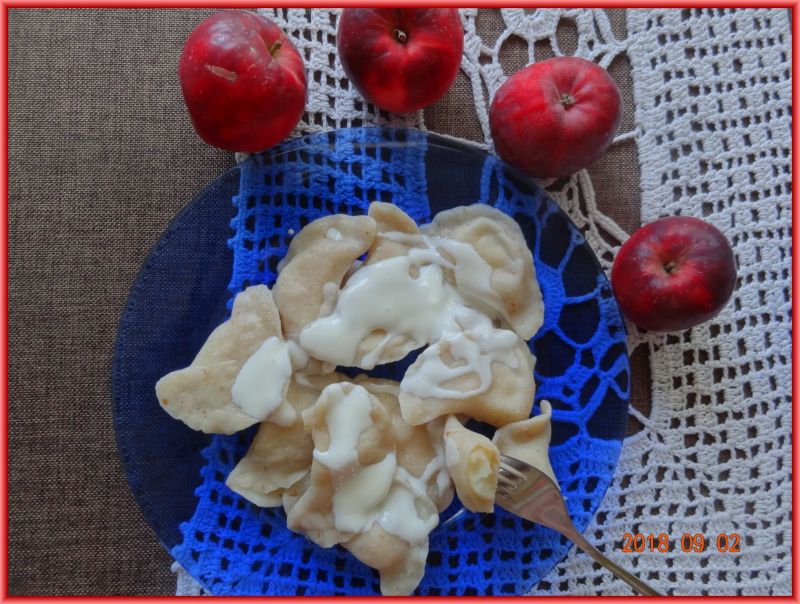 Pierogi z jabłkami