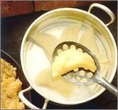 Pierogi z jabłkami i cynamonem Pierogi z jabłkami i cynamonem