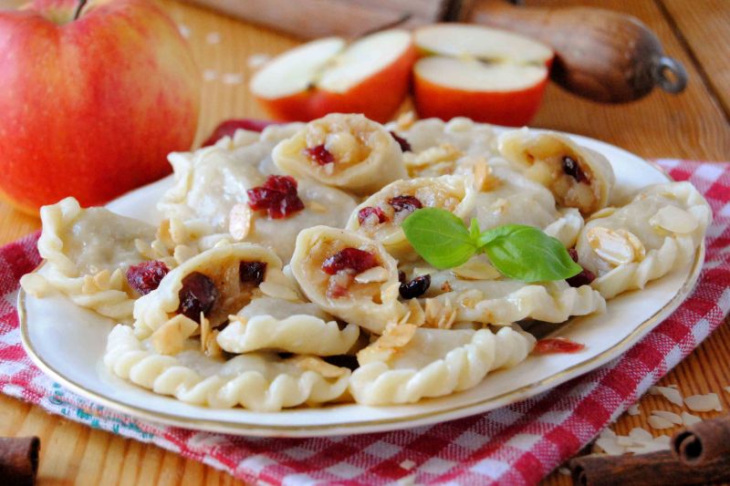 Pierogi z jabłkami z piernikową nutą 