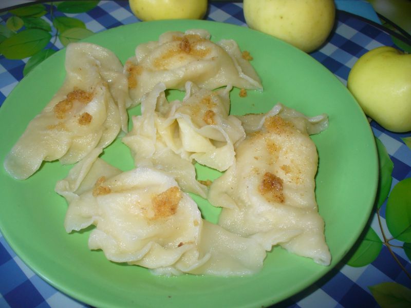 Pierogi z jabłkiem