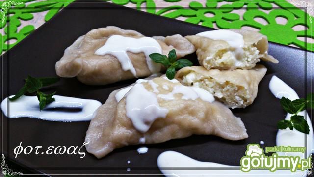 Pierogi z jabłkiem i serem