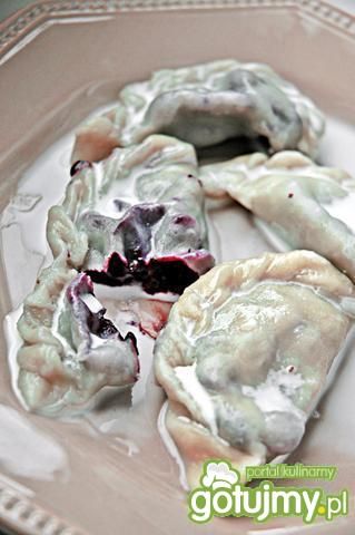 Pierogi z jagodami Pierogi z jagodami