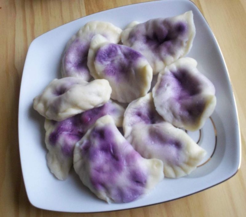 Pierogi z jagodami  Pierogi z jagodami