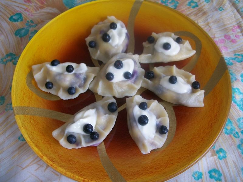 Pierogi z jagodami Pierogi z jagodami