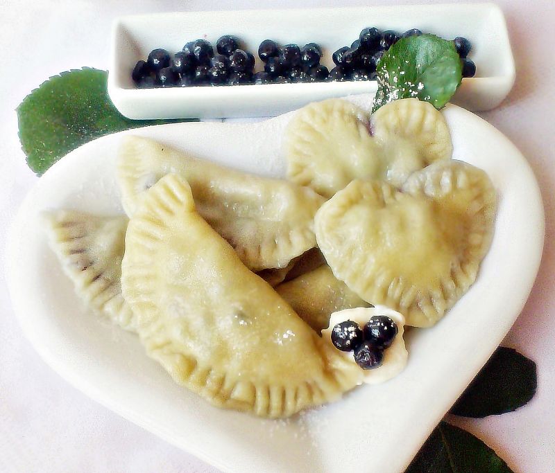 Pierogi z jagodami Pierogi z jagodami