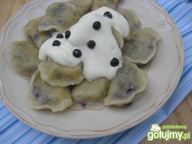 Pierogi z jagodami                   Pierogi z jagodami