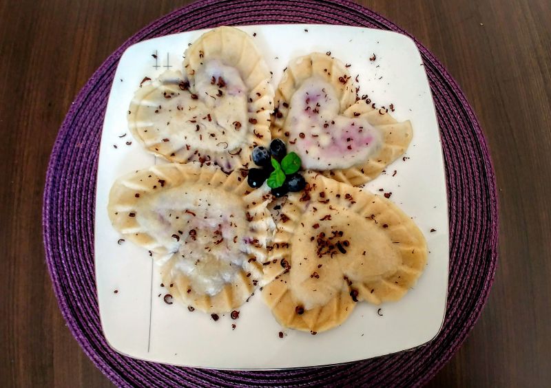 Pierogi z jagodami i aronią