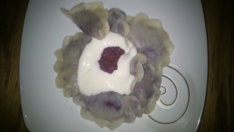 Pierogi z jagodami i białym serem Pierogi z jagodami i białym serem