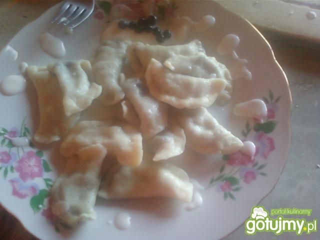 Pierogi z jagodami i pysznym sosem 