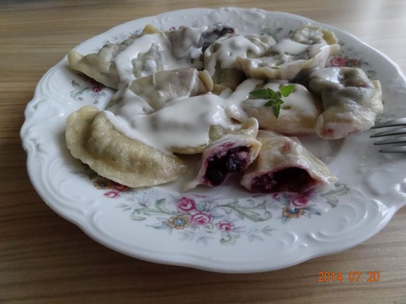 Pierogi z jagodami i serem Pierogi z jagodami i serem