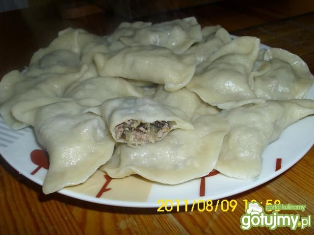Pierogi z kapusta grzybami i mięsem