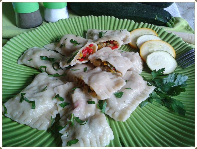 Pierogi z kapustą i cukinią