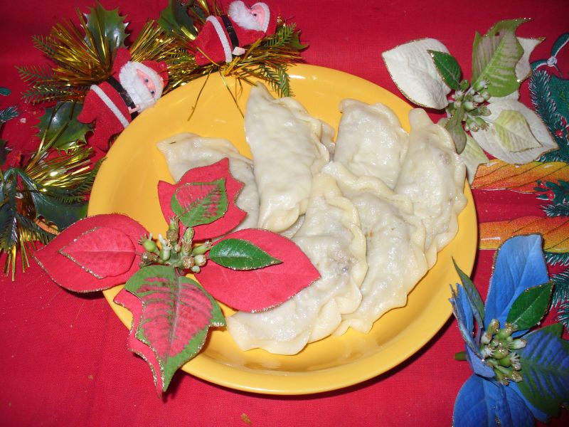 Pierogi z kapustą i  grzybami