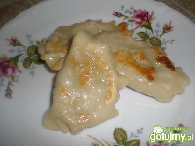 Pierogi z kapusta i grzybami podsmażane
