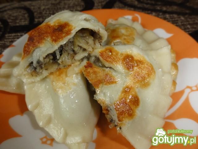 Pierogi z kapustą i grzybkami Pierogi z kapustą i grzybkami