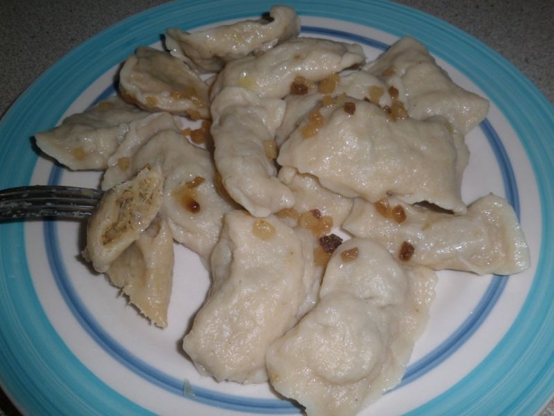 Pierogi z kapustą i pieczarkami Pierogi z kapustą i pieczarkami