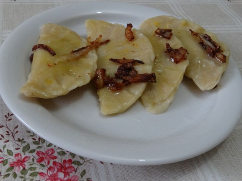 Pierogi z kapustą i  pieczarkami
