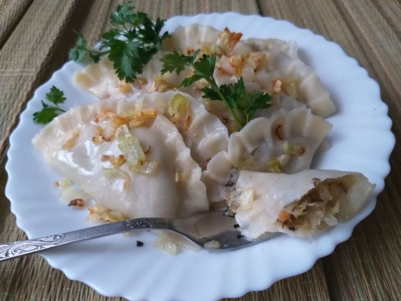 Pierogi z kapustą i pieczarkami 
