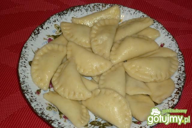 Pierogi z kapustą kiszoną i borowikami