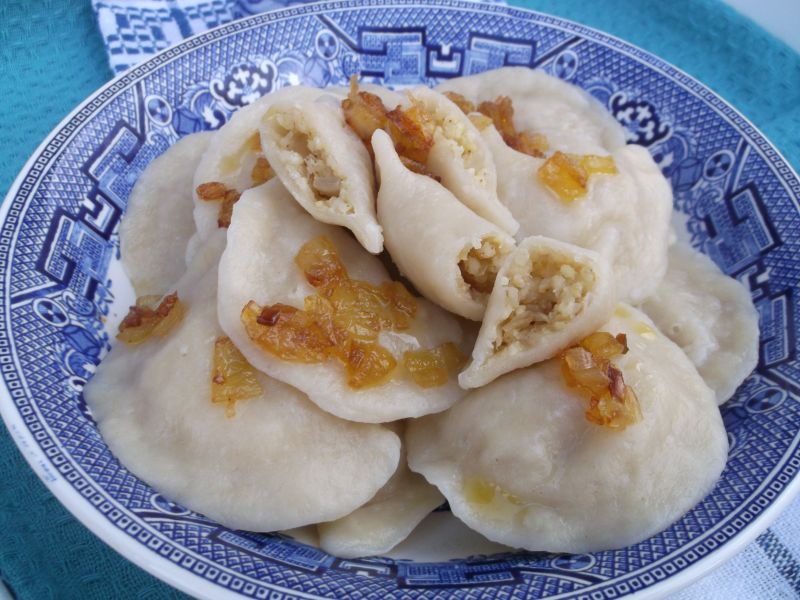 Pierogi z kapustą kiszoną i kaszą jaglaną