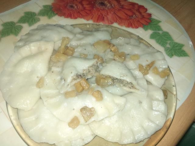 Pierogi z kaspustą i grzybami Pierogi z kaspustą i grzybami