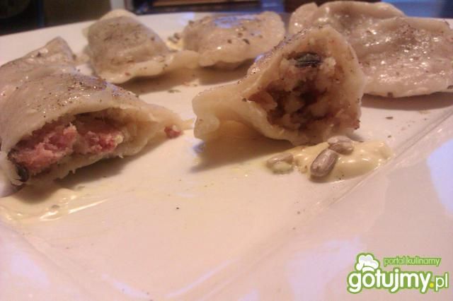 Pierogi z kaszą a la ruskie