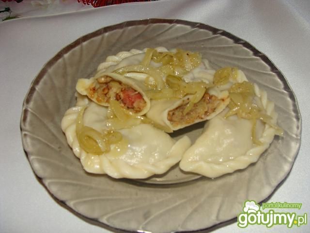 Pierogi z kaszą gryczana i boczkiem