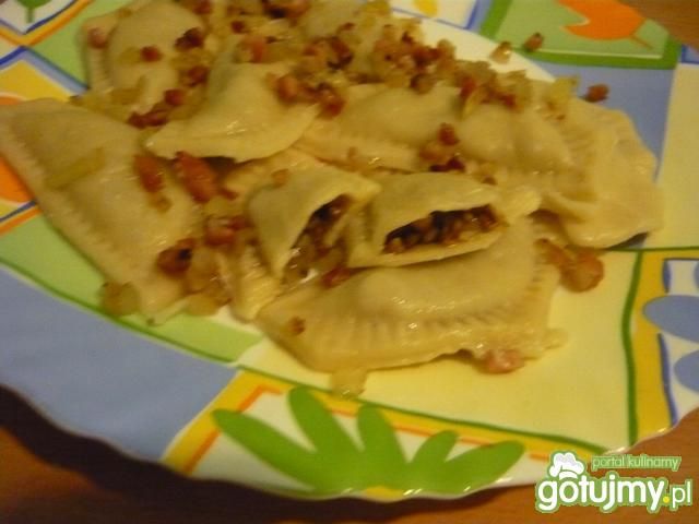 Pierogi z kaszą gryczaną i boczkiem