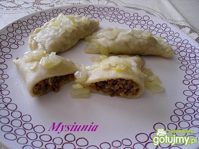 Pierogi z kaszą gryczaną i grzybami