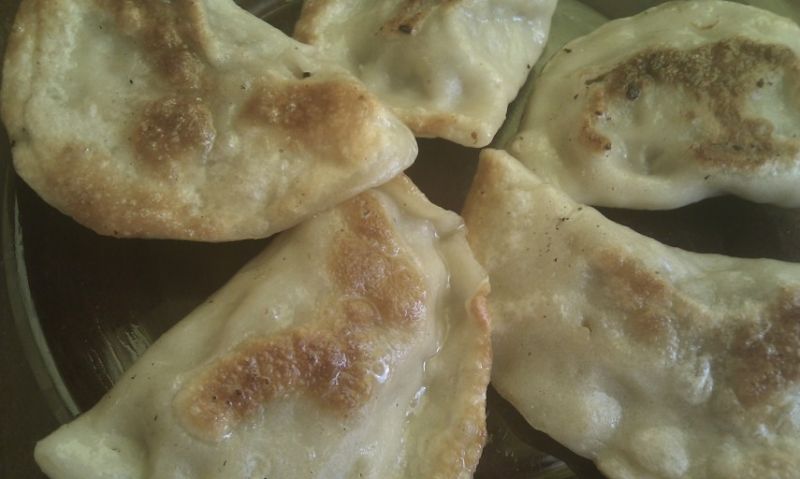 Pierogi z kaszą gryczaną, twarogiem i miętą Pierogi z kaszą gryczaną, twarogiem i miętą