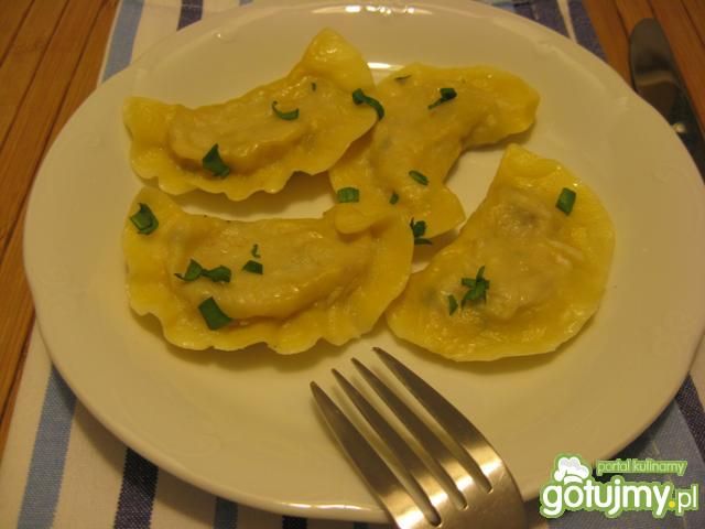 Pierogi z kaszą i czosnkiem niedźwiedzim
