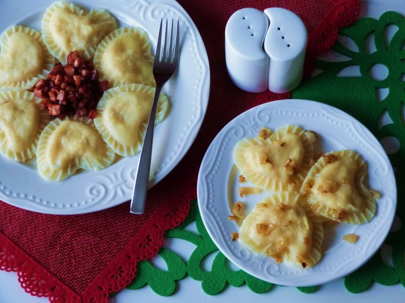 Pierogi z kaszą jaglaną i serem  Pierogi z kaszą jaglaną i serem