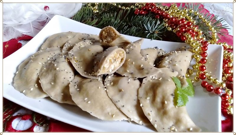 Pierogi z kaszą jaglaną i twarogiem na święta Pierogi z kaszą jaglaną i twarogiem na święta