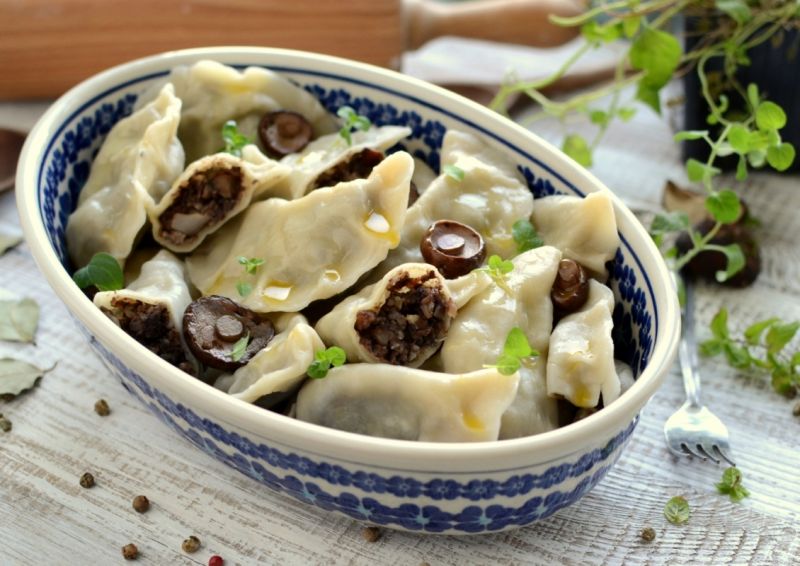 Pierogi z kaszanką i leśnymi grzybami Pierogi z kaszanką i leśnymi grzybami