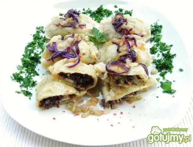 Pierogi z kaszanka, jabłkiem i kapustą Pierogi z kaszanka, jabłkiem i kapustą