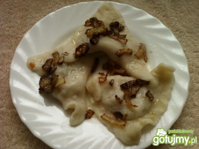 Pierogi z kiszoną kapustą i podgrzybkami Pierogi z kiszoną kapustą i podgrzybkami