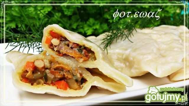 Pierogi z kurkami i warzywami