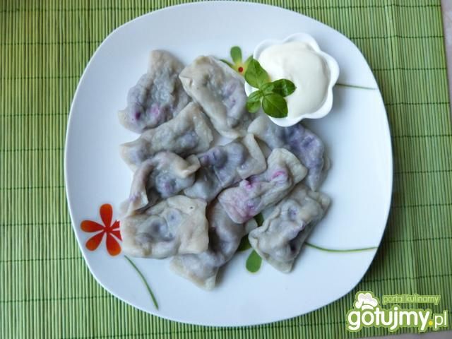 Pierogi z leśnymi jagodami  Pierogi z leśnymi jagodami