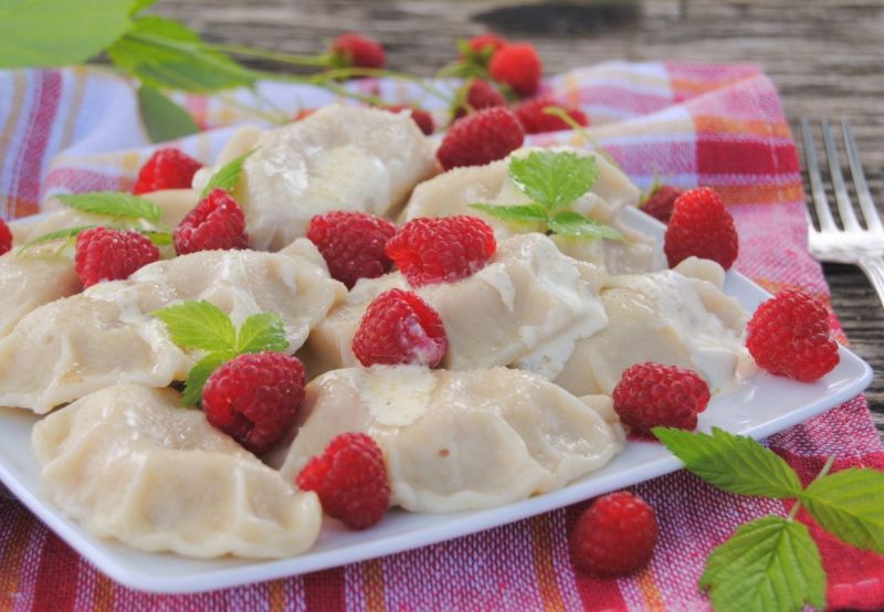 Pierogi z malinowym twarożkiem Pierogi z malinowym twarożkiem