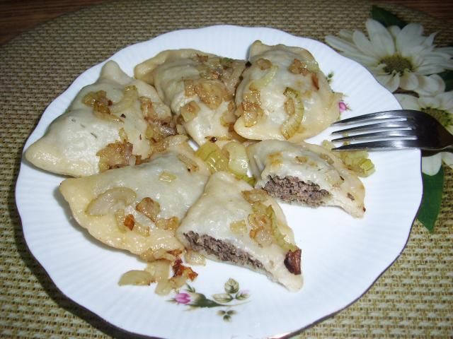 Pierogi z mięsem. Pierogi z mięsem.