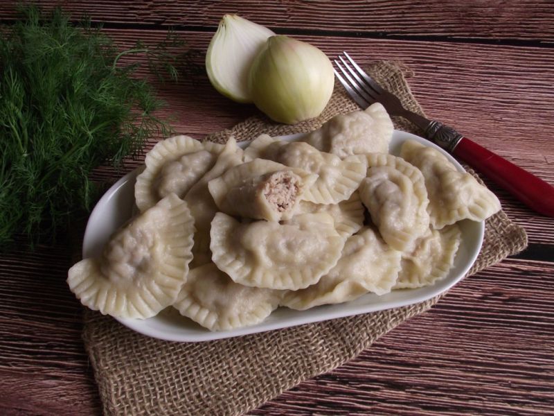 Pierogi z mięsem i kapustą
