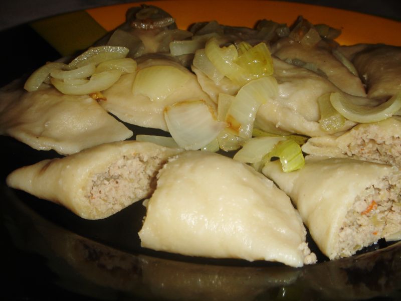 Pierogi z mięsem i kiszoną kapustą Pierogi z mięsem i kiszoną kapustą